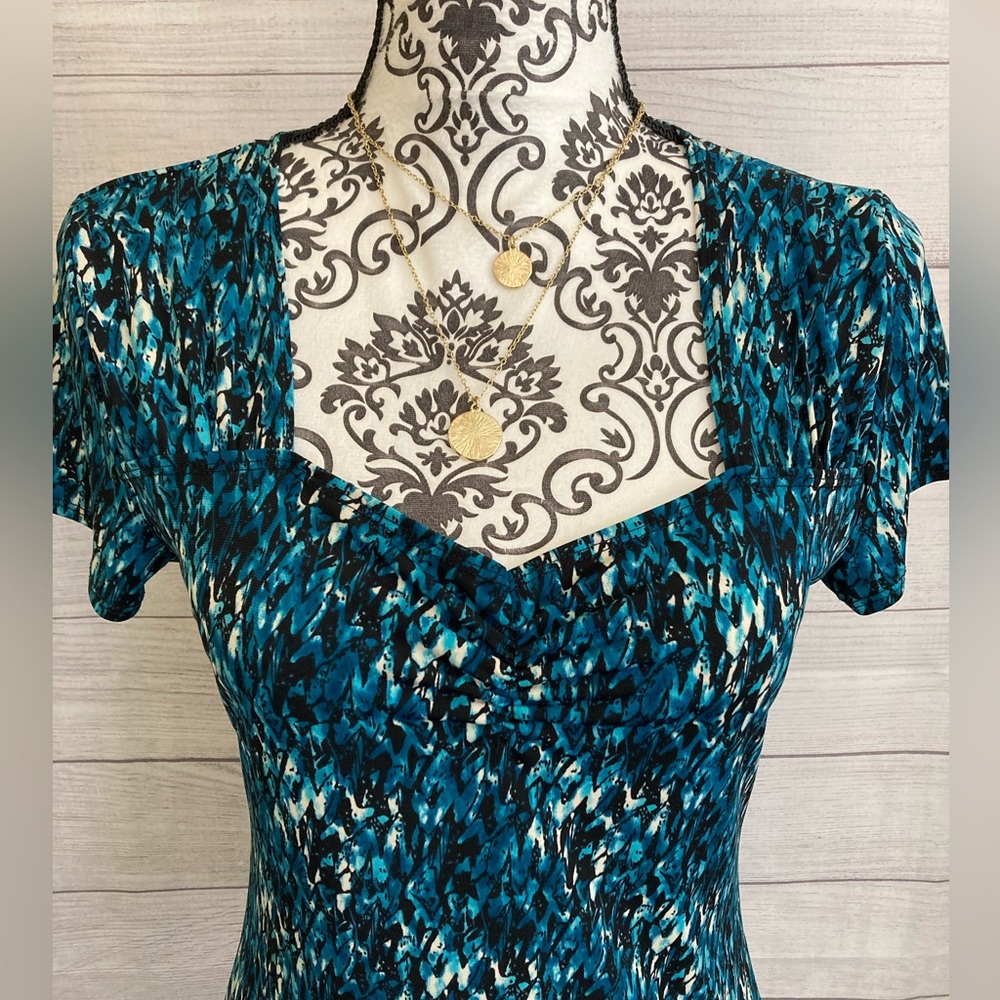 Vintage Suzie | Women’s Bright Vibrant Print Short Sleeve Blouse - Picture 2 of 6